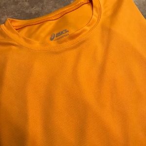 Men’s Gold Long-Sleeve Athletic Shirt